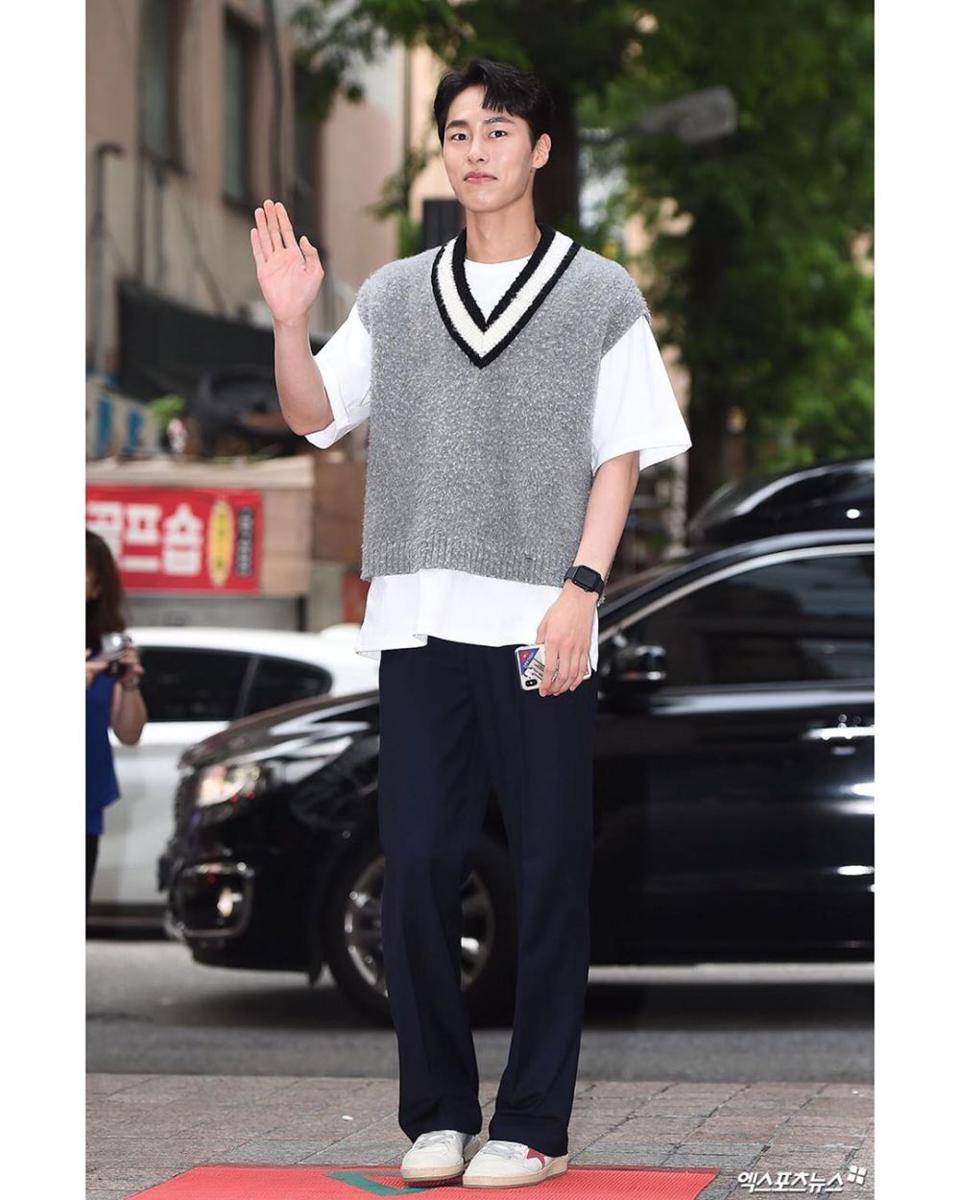 instagram.com/@leejaewook1998