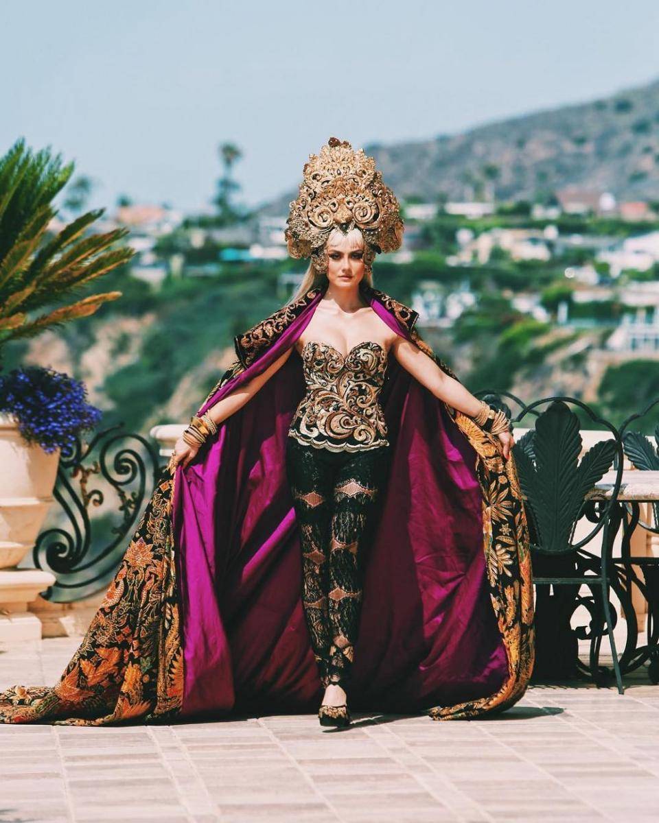 instagram.com/agnezmo