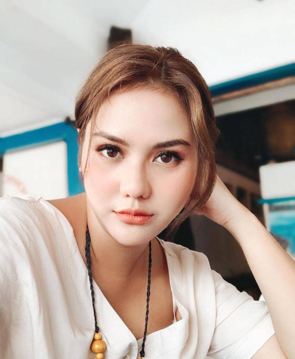 Instagram.com/mytha_lestari