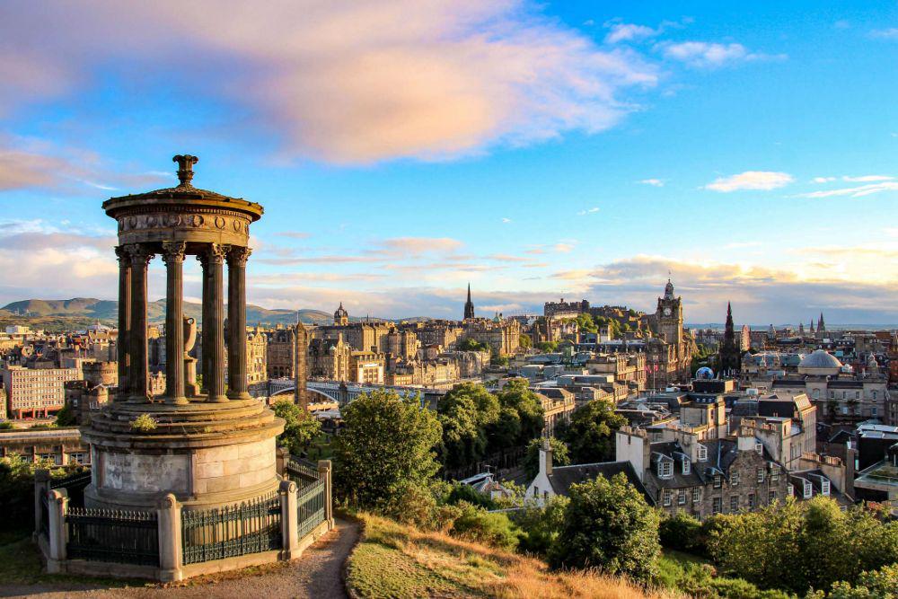 8 Tempat Wisata Terkenal di Edinburgh, Kota Kelahiran Harry Potter