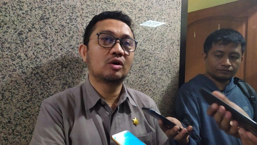Kabiro Humas dan Protokol Pemprov Sulsel Devo Khadafi. IDN TIMES/Aan Pranata