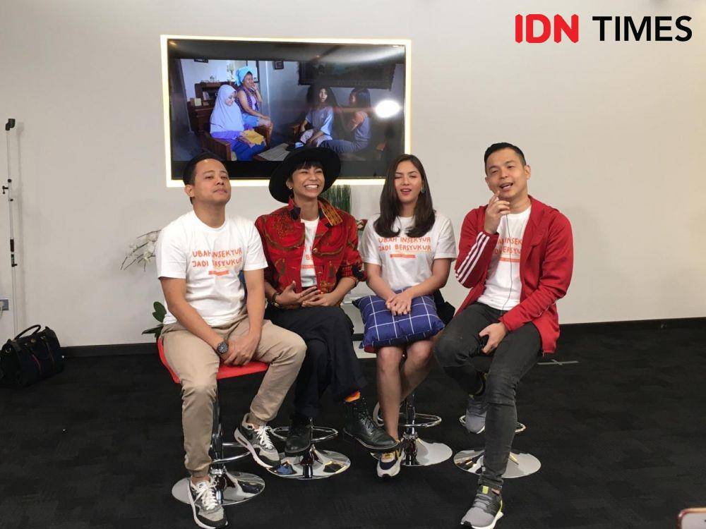 (dari ki-ka) Muhadlky Acho, Shareefa Danish, Jessica Mila, dan Ernest Prakasa saat main ke kantor IDN Media HQ, Gatot Subroto, Jakarta, pada 26 November 2019. IDN Times/Erfan Nanda
