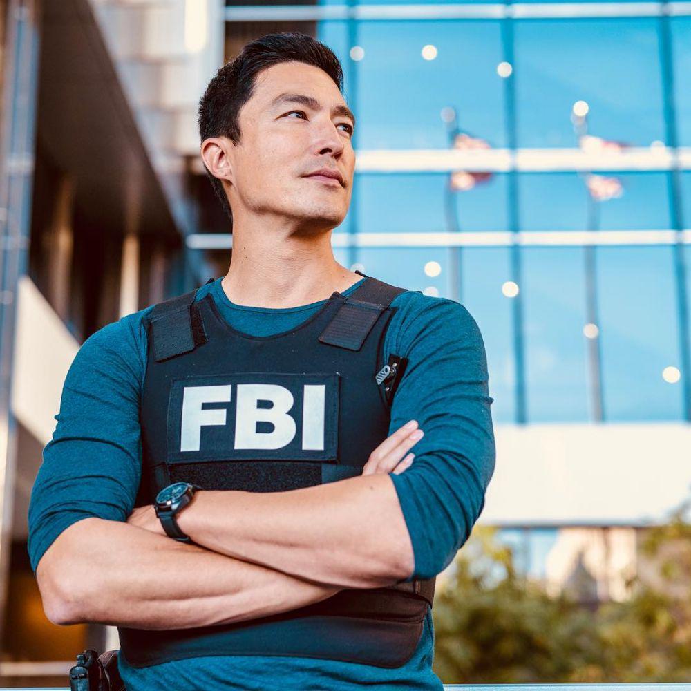 Kembali Berperan Jadi FBI, 10 Potret Daniel Henney Saat Syuting