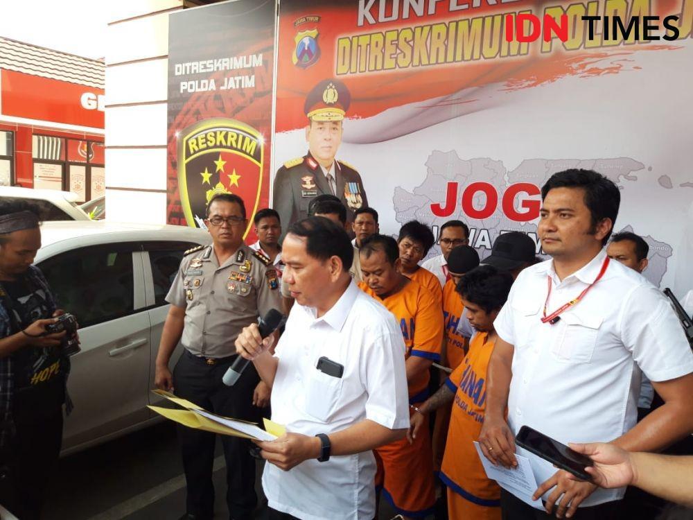 Polisi merilis penipuan bermodus penggandaan uang di Mapolda Jatim, Rabu (27/11). IDN Times/Fitria Madia