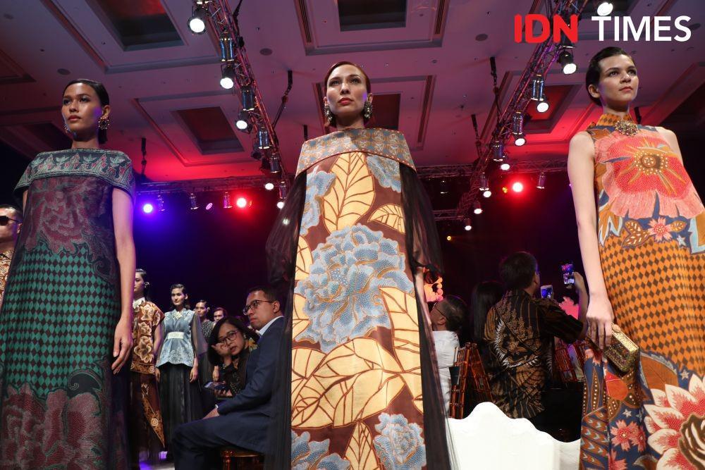 Koleksi Batik Terkini Iwan Tirta Private Collection, Elok nan Memikat