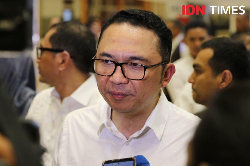 Trending #TangkapAriAskharaSekarang Mendadak Jadi Dina Jangan Sedih