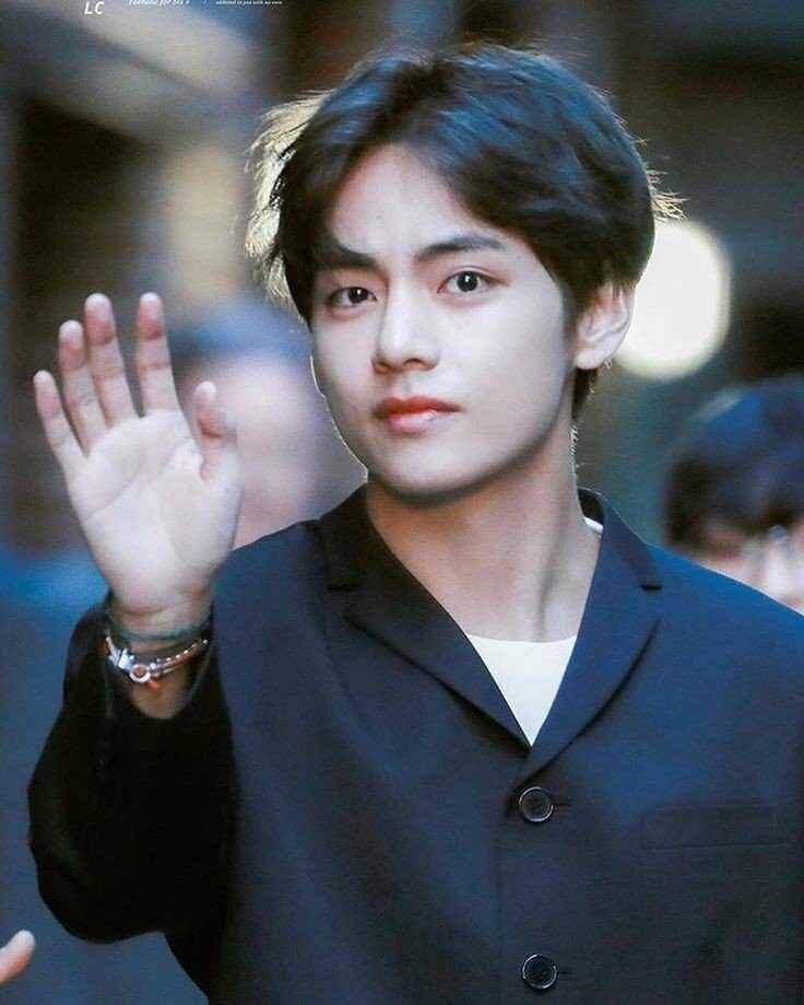 Twitter/#Vsexiestman2019