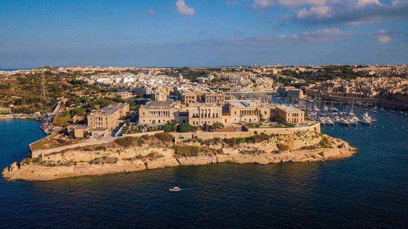 Ilustrasi kota Kalkara, Malta. unsplash.com/Mike Nahlii