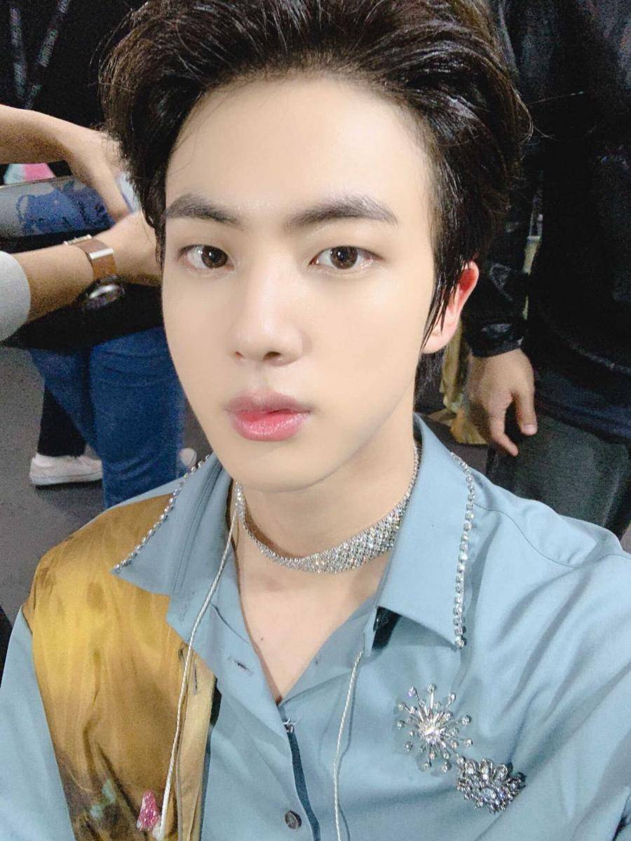 Twitter/#forehead