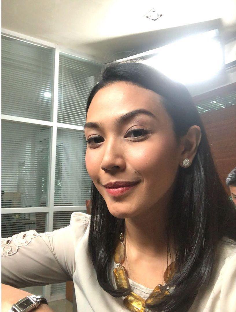 10 Potret Menawan Dea Lestari, Si Ratu FTV Religi