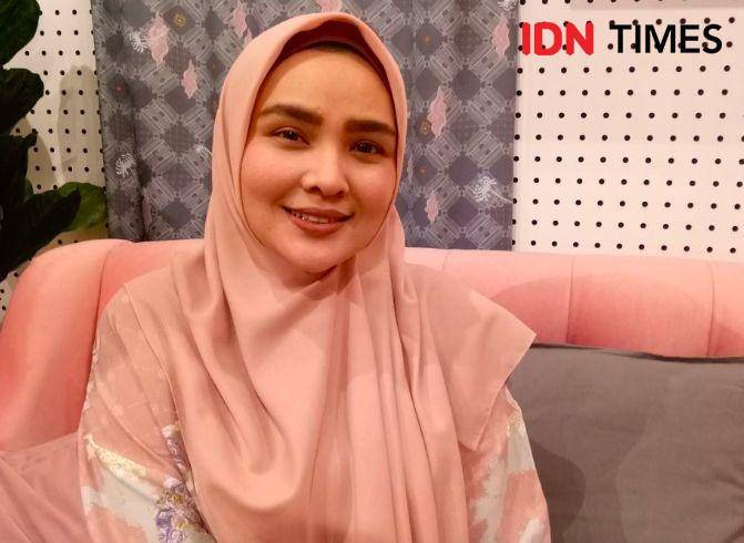 (Perancang busana muslim Ria Miranda) IDN Times/Syarifah Noer Aulia