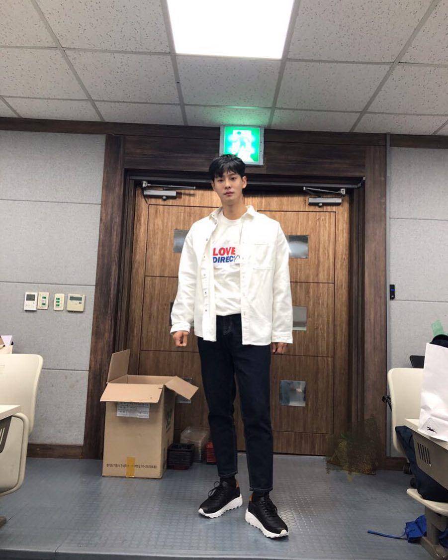 Cha In Ha (instagram.com/chainha_715)