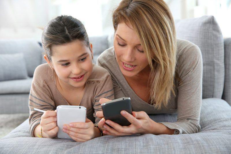 7 Cara Orangtua Mengatur Anak Menggunakan Smartphone