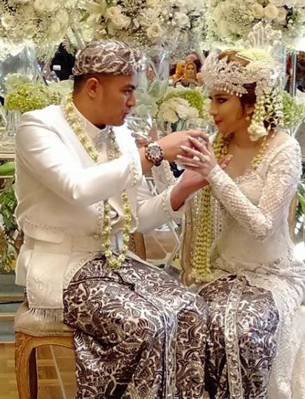 instagram.com/melatipengantin