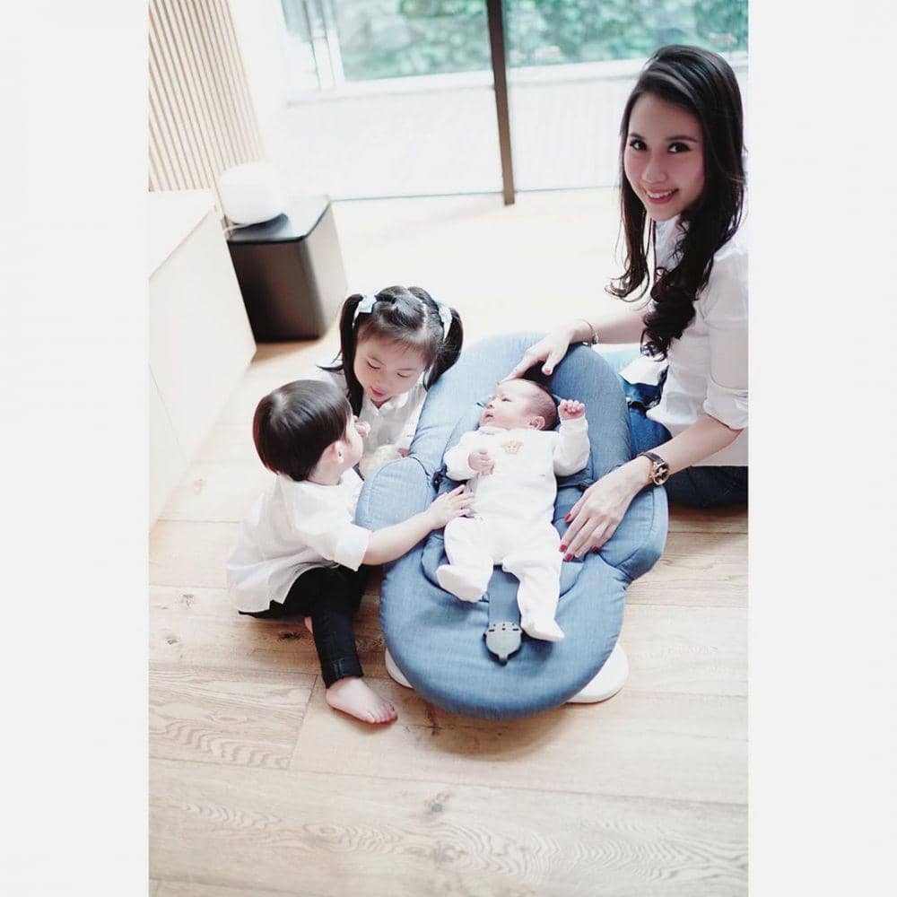 instagram.com/corrynaputri