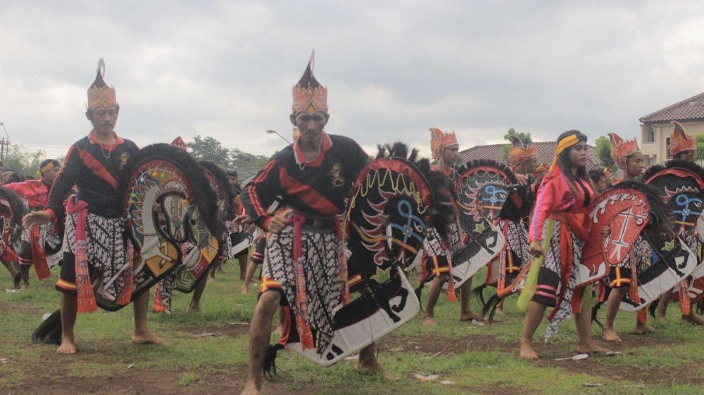 Pentas Kuda Lumping di Balikpapan Ricuh, Brimob Bantu Pengamanan