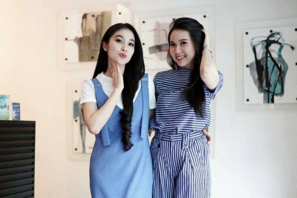 10 Potret Corryna Putri, Adik Ipar Sandra Dewi yang Gak Kalah Hits!