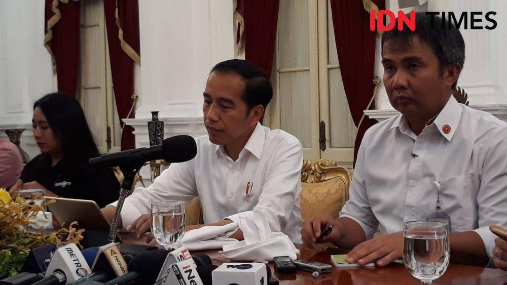 Presiden Jokowi memberikan keterangan pers di Istana Merdeka, Jakarta Pusat, Senin 2 Desember 2019 (IDN Times/Teatrika Handiko Putri)