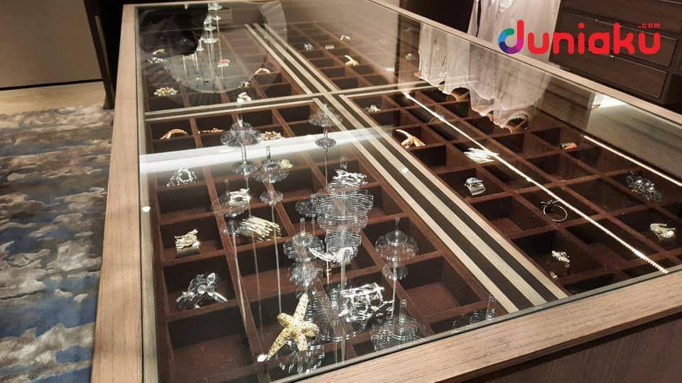 Jewelry case Alice Collection. duniaku.com/Adhitya Daniel