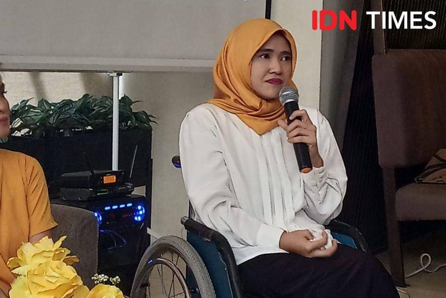 Maisty terisak menjelaskan kilas balik hidupnya pada acara The Inspirational YOU di Hong Kong Cafe. 3 Desember 2019. IDN Times/Febriyanti Revitasari