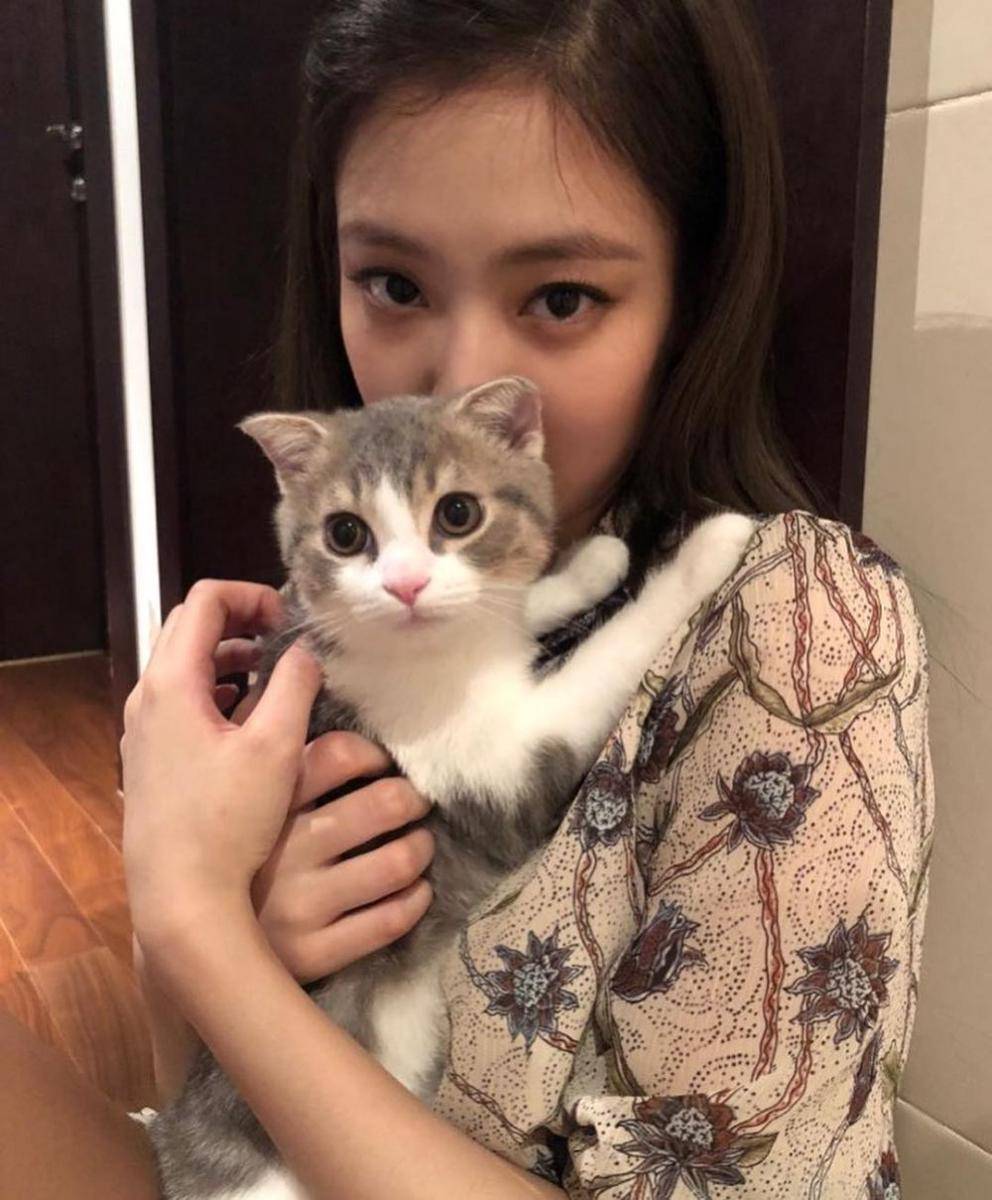 instagram.com/jennierubyjane