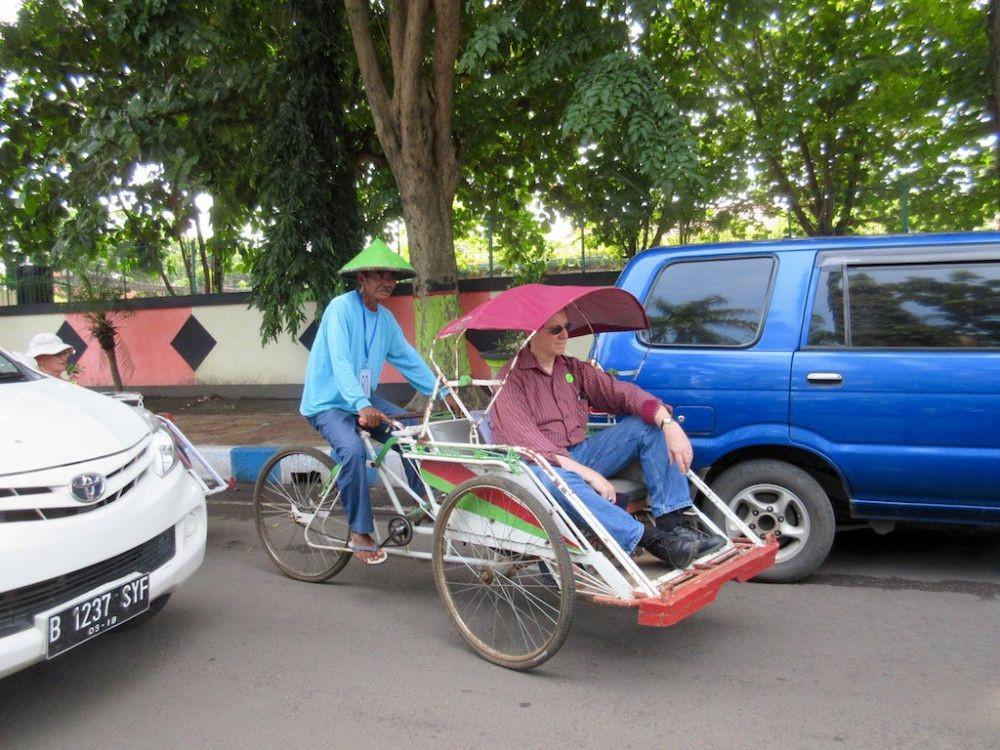 [OPINI] Mengeksiskan Kembali Becak di Tengah Tren Transportasi