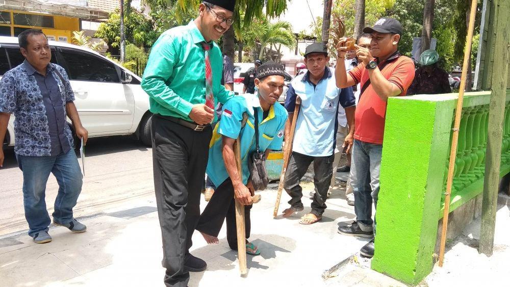 Bacabup Lamongan Suhandoyo saat mendaftar ke PPP. IDN Times/Imron
