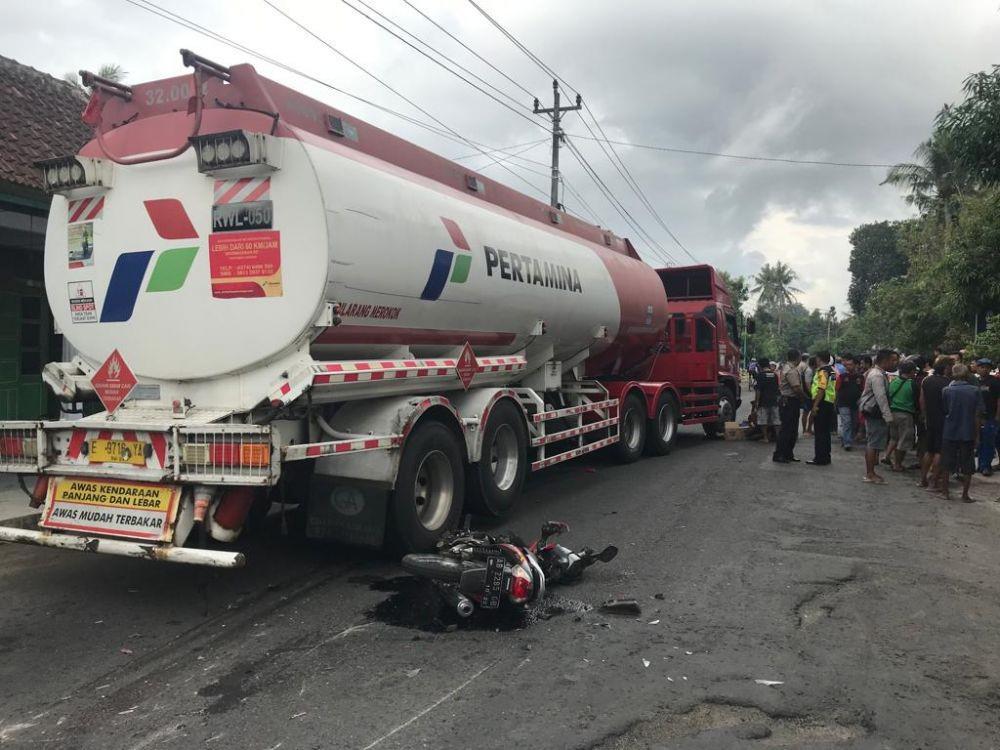 Truk tangki BBM tabrak pengendara sepada motor hingga tewas. IDN Times/Istimewa