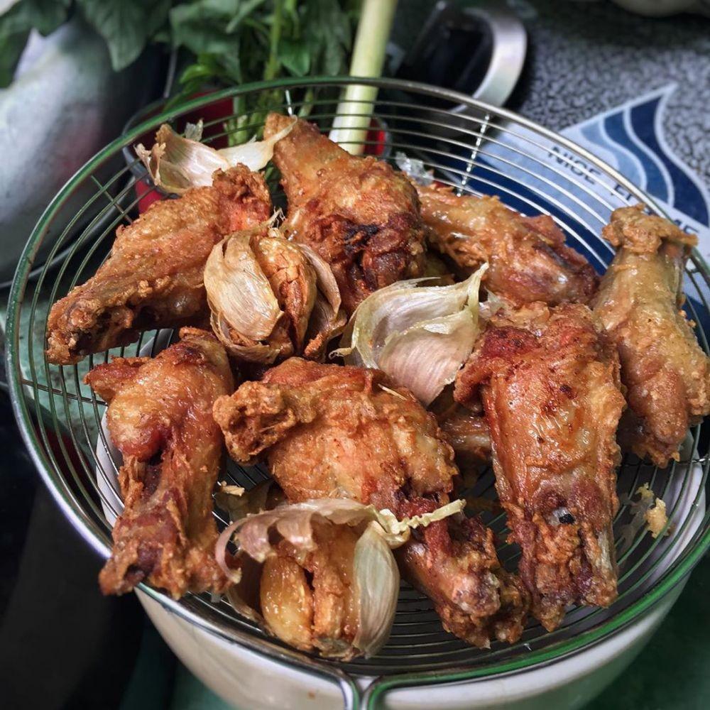 10 Aneka Olahan Ayam Goreng Khas Indonesia, yang Mana Favoritmu?