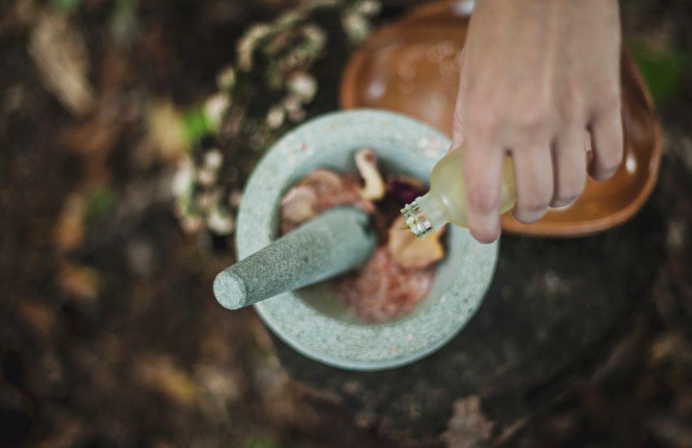 7 DIY Hair Spa di Rumah, Cukup dengan Bahan Alami!