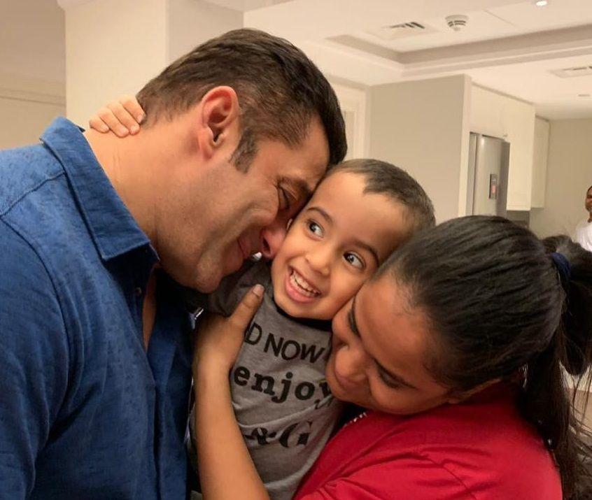 Hangat, Ini 5 Potret Artis Bollywood dengan Keponakan Mereka