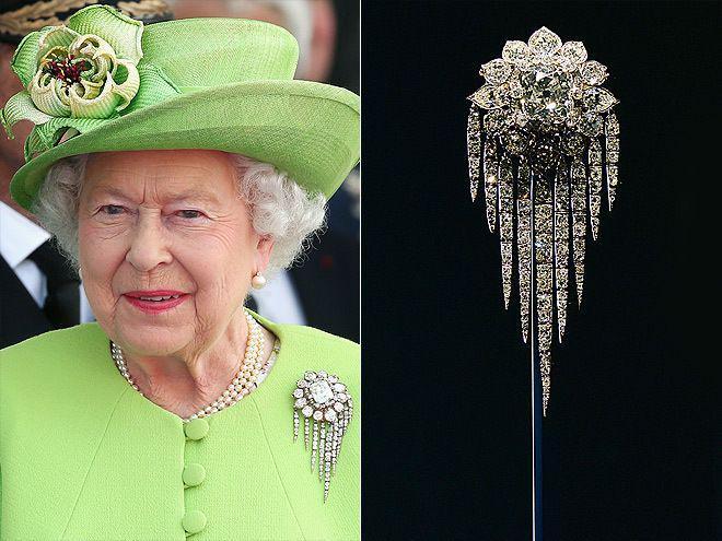 Kecil Tapi Punya Cerita, Ini 8 Bros Cantik Koleksi Ratu Elizabeth II