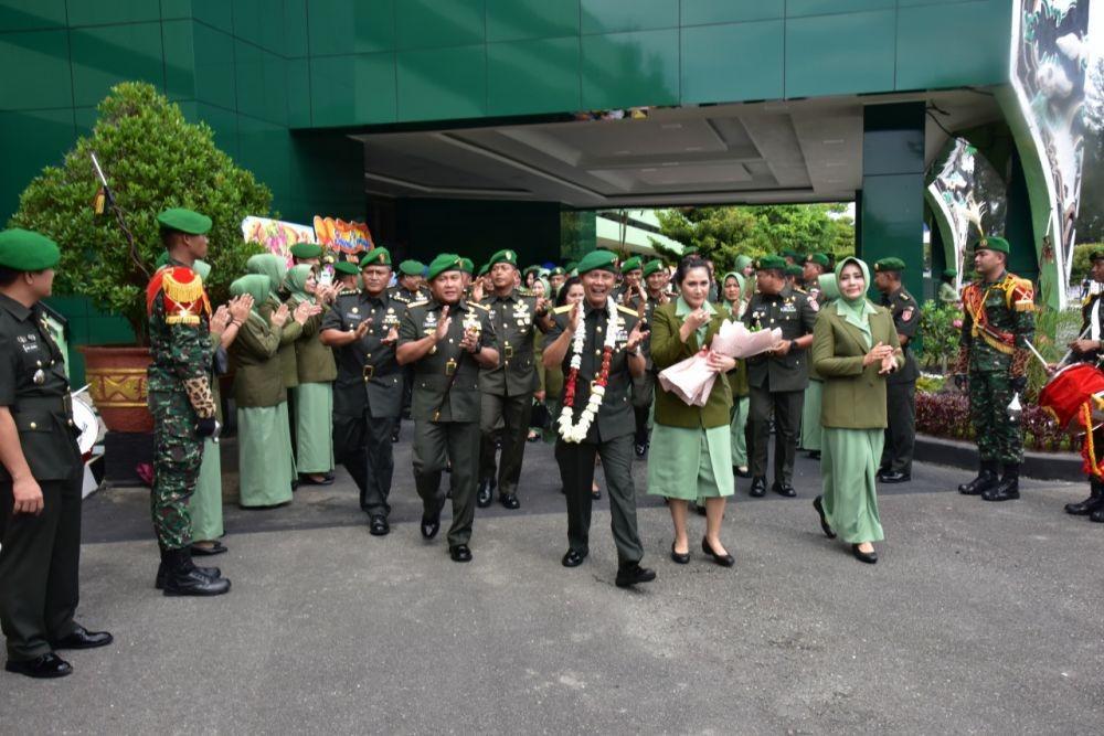 Pelepasan Mayjen TNI Richard Tampubolon dari Kodam VI/Mulawarman