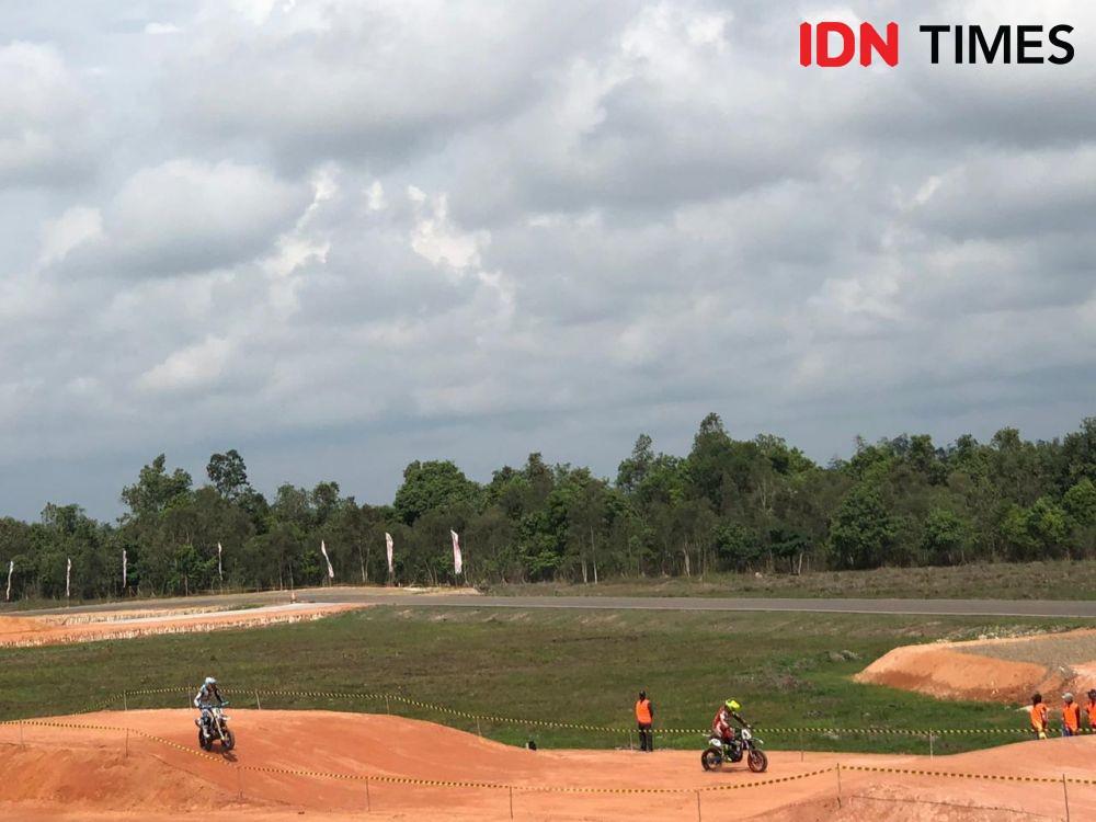 Jajal lintasan, pembalap Internasional, Nasional dan Lokal jajal lintasan (IDN Times/Rangga Erfizal)