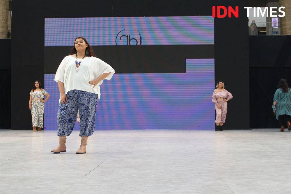 Ririe Bogar with plus Size Models Performance. 7 Desember 2019. IDN Times/Klara Livia
