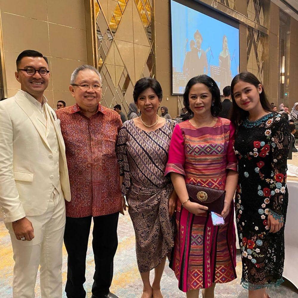 instagram.com/anjasmara