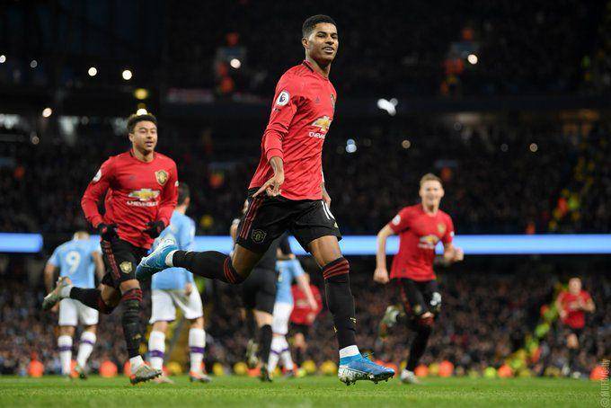 Pemain Manchester United, Marcus Rashford melakukan selebrasil usai mencetak gol. Twitter.com/ManUtd