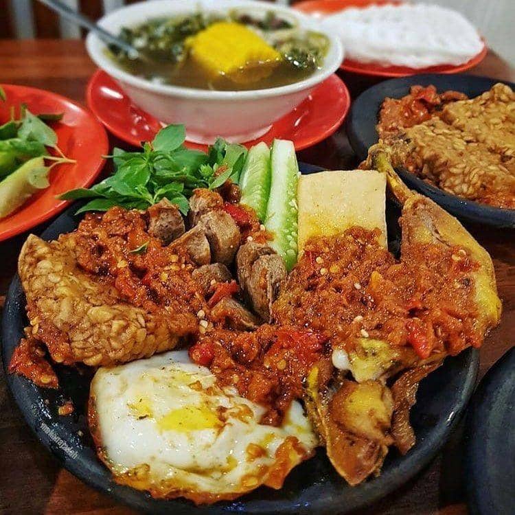 8 Masakan Pedas Khas Jawa Timur yang Wajib Kamu Coba, Menggoyang Lidah