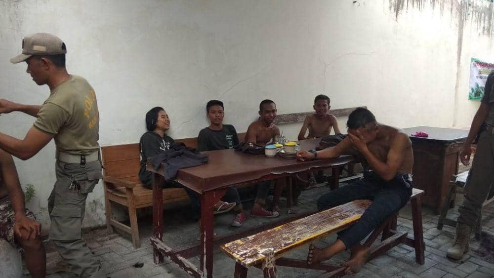 Anjal asal Jateng yang ditangkap Satpol PP Tuban bakal dipulangkan ke daerah asal. IDN Times/Imron