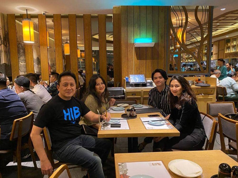 instagram.com/triawanmunaf