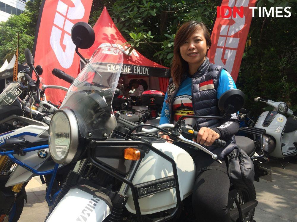 Dina Zildea, Lady Biker Motor Gede yang Raih Prestasi dari Hobi