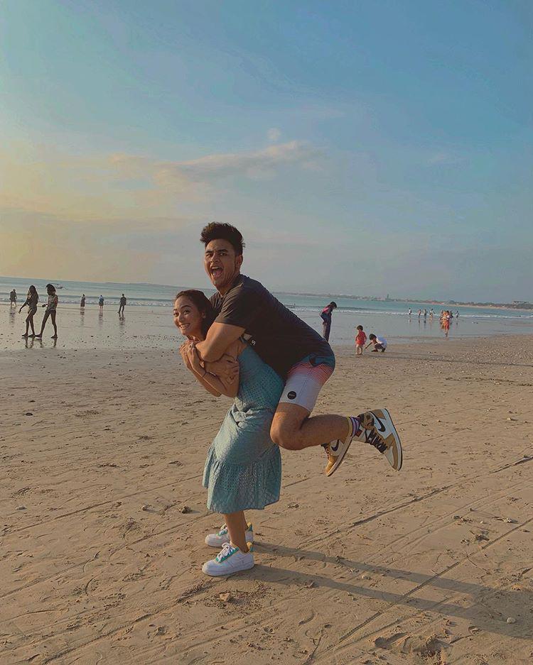 Kocak, Ini 10 Foto Couple Nyeleneh ala Marco Ivanos dan Jasmine Nadiko