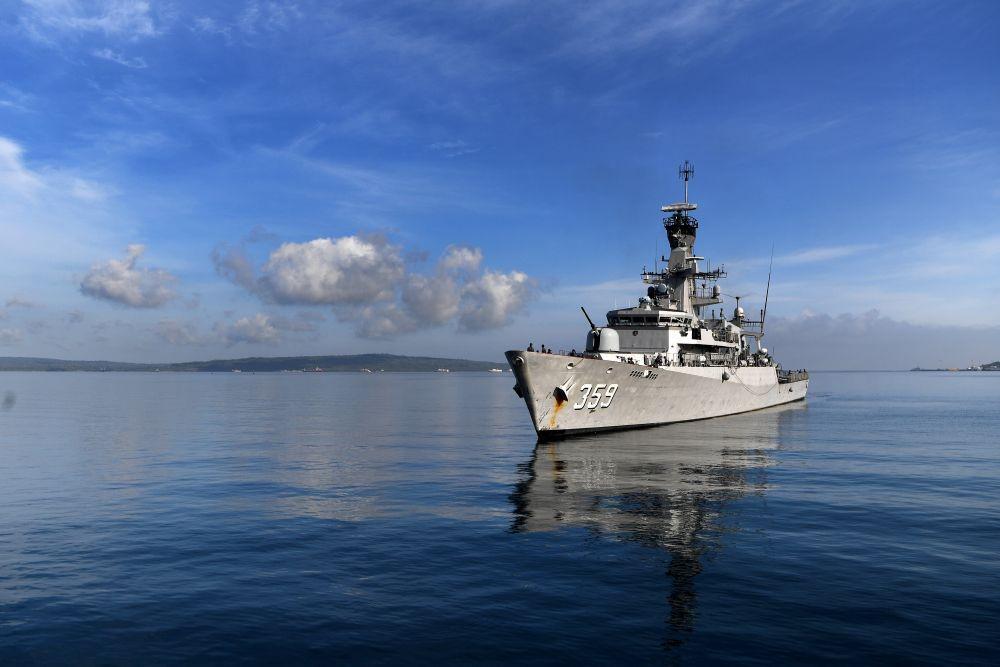 13 Potret Gagah KRI Usman Harun di Perairan Timor Leste