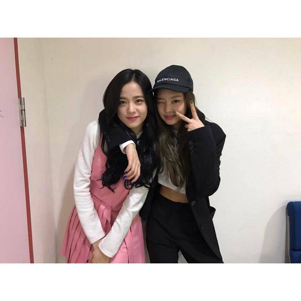 Instagram.com/blackpinkofficial