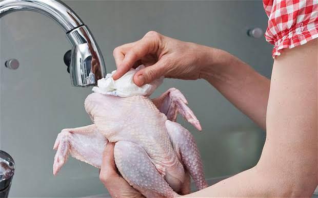 Jangan Dicuci Sebelum Direbus, Begini 6 Cara Olah Ayam yang Tepat