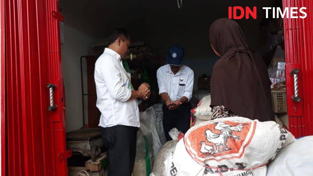 Harga beras mulai naik awal bulan Desember. IDN Times/Daruwaskita
