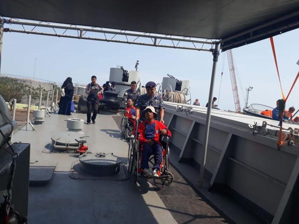 Asa Tumbuhkan Kepercayaan Diri Kaum Difabel Bersama Armada KRI 543