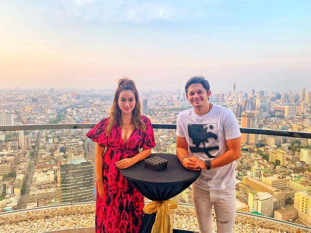 instagram.com/andrewandika