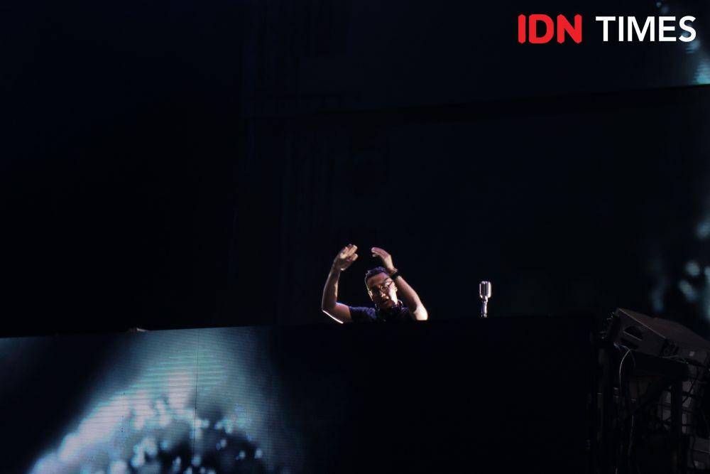 Penampilan pembuka dar Evan Virgan di Djakarta Warehouse Project, Jiexpo, (13/12). IDN Times/Erfah Nanda