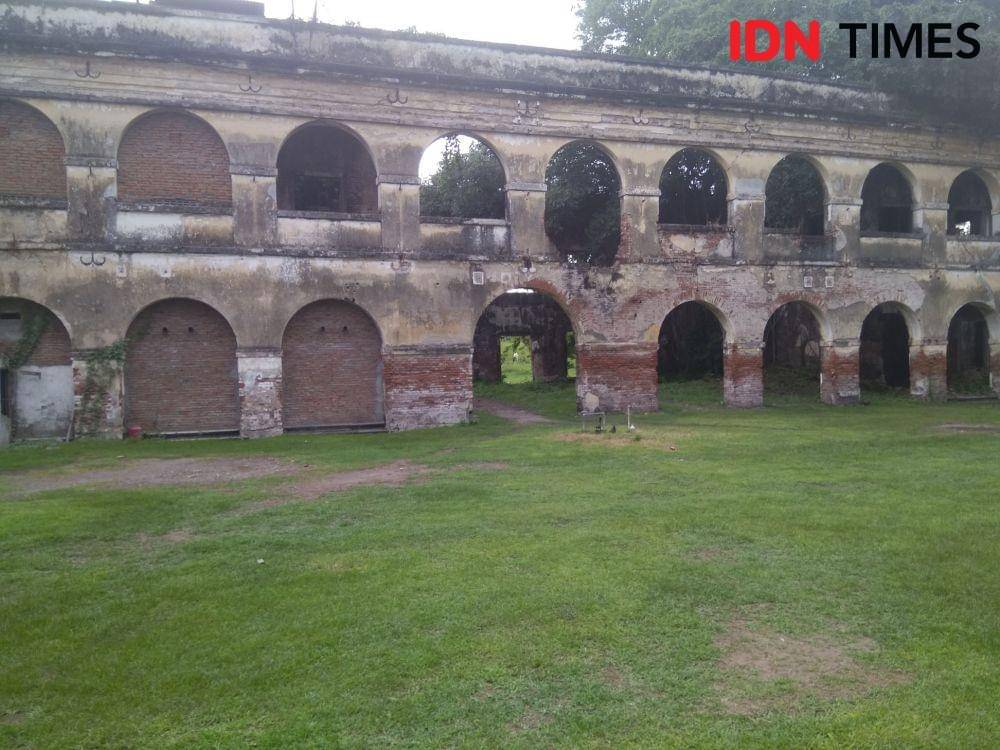 Bagian sisi kanan Banteng Pendem atau Benteng Van Den Bosch di Ngawi. IDN Times/Nofika Dian Nugroho